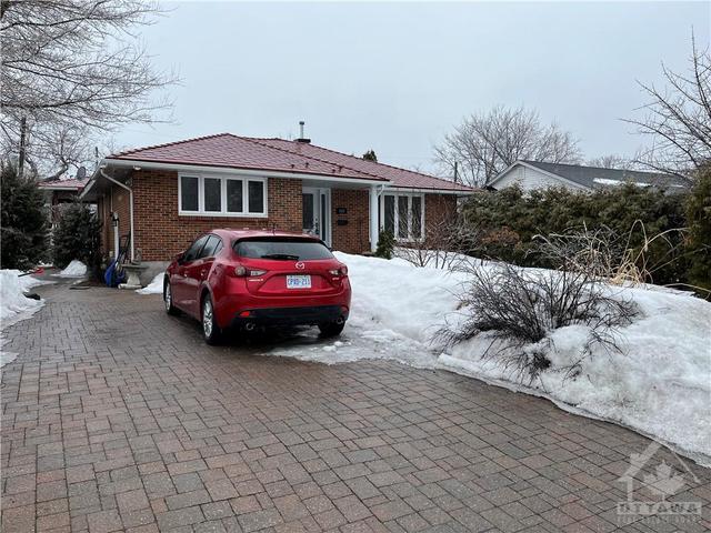 924 Rex Avenue, Condo with 1 bedrooms, 1 bathrooms and 1 parking in Ottawa ON | Image 1