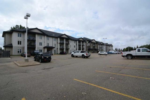 223 - 80a Kelloway Crescent, Condo with 3 bedrooms, 1 bathrooms and 2 parking in Red Deer AB | Image 2