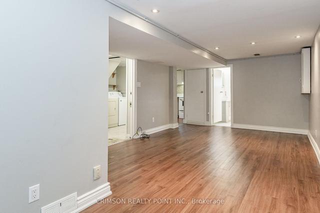42 East 11th St, House detached with 3 bedrooms, 2 bathrooms and 2 parking in Hamilton ON | Image 18