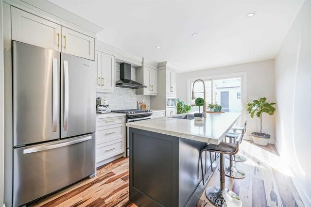 115a Harrison St, House semidetached with 3 bedrooms, 3 bathrooms and 1 parking in Toronto ON | Image 2