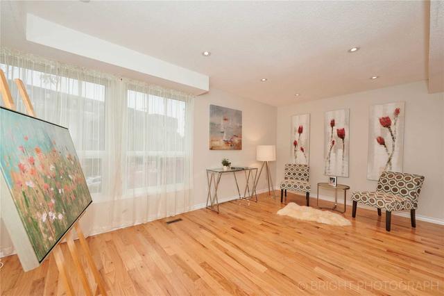 10 Lofty Hillway, Townhouse with 3 bedrooms, 3 bathrooms and 2 parking in Toronto ON | Image 22