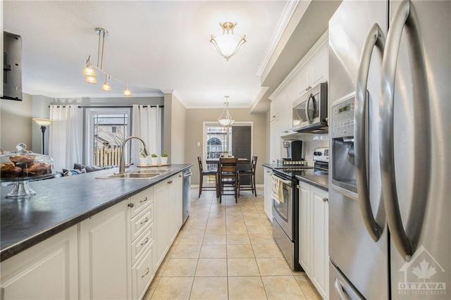 714 Regiment Avenue, Townhouse with 3 bedrooms, 4 bathrooms and 3 parking in Ottawa ON | Image 10