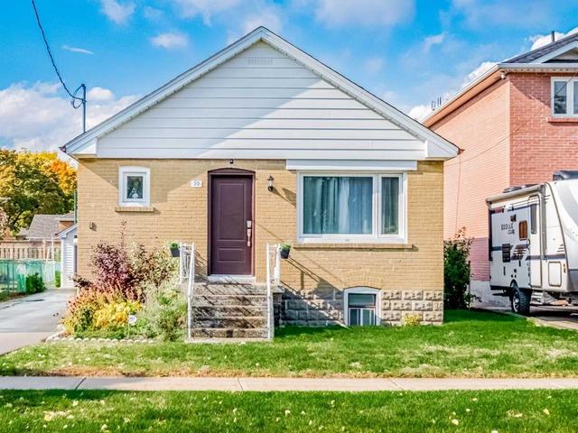 30 Ashmore Ave, House detached with 3 bedrooms, 2 bathrooms and 4 parking in Toronto ON | Image 27