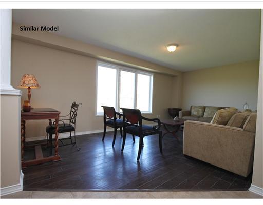 364 Georgian Dr, House detached with 4 bedrooms, 3 bathrooms and null parking in Barrie ON | Image 4