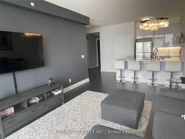 1407 - 2910 Highway 7, Condo with 1 bedrooms, 2 bathrooms and 1 parking in Vaughan ON | Image 10