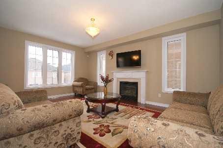 975 Coyston Dr, House detached with 4 bedrooms, 5 bathrooms and 6 parking in Oshawa ON | Image 4