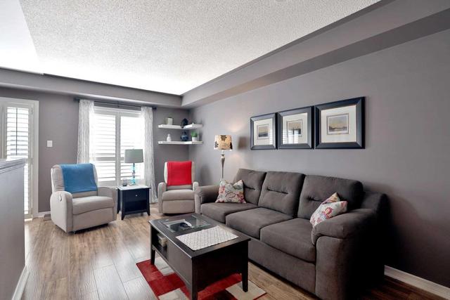 4350 Fairview St, House attached with 3 bedrooms, 2 bathrooms and 1 parking in Burlington ON | Image 3