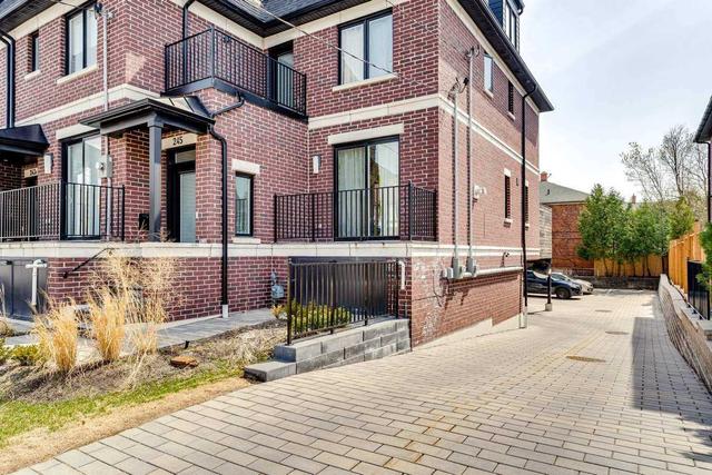 d - 241 Lytton Blvd, House attached with 3 bedrooms, 3 bathrooms and 2 parking in Toronto ON | Image 27