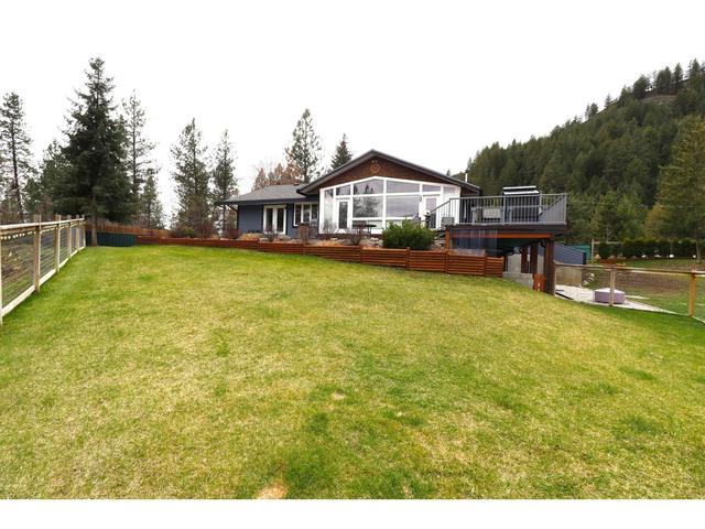 3295 Eagle Ridge Road, House detached with 4 bedrooms, 3 bathrooms and null parking in Kootenay Boundary D BC | Image 39