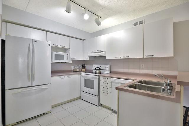 108 - 2030 Cleaver Ave, Condo with 2 bedrooms, 1 bathrooms and 1 parking in Burlington ON | Image 10