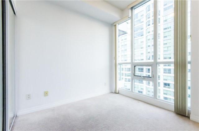 2706 - 12 Yonge St, Condo with 2 bedrooms, 2 bathrooms and null parking in Toronto ON | Image 8