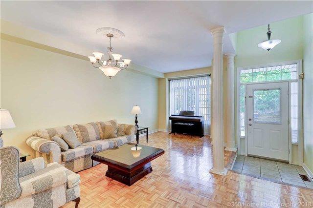 19 La Rocca Ave, House detached with 4 bedrooms, 4 bathrooms and 3 parking in Vaughan ON | Image 3