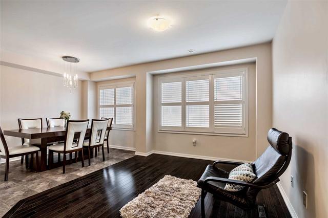 30 Commuter Dr, House attached with 3 bedrooms, 4 bathrooms and 3 parking in Brampton ON | Image 13