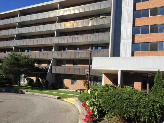 5413 - 50 Old Kingston Rd, Condo with 2 bedrooms, 1 bathrooms and 1 parking in Toronto ON | Image 1