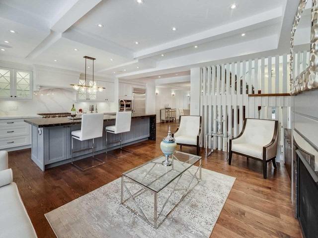 104 Southvale Dr, House detached with 4 bedrooms, 5 bathrooms and 3 parking in Toronto ON | Image 7