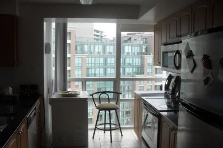 lph2 - 503 Beecroft Rd, Condo with 2 bedrooms, 2 bathrooms and 1 parking in Toronto ON | Image 2