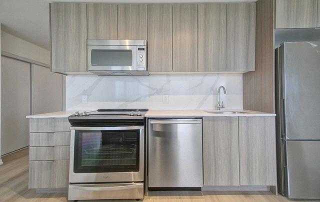 1203 - 3237 Bayview Ave, Condo with 3 bedrooms, 3 bathrooms and 2 parking in Toronto ON | Image 2