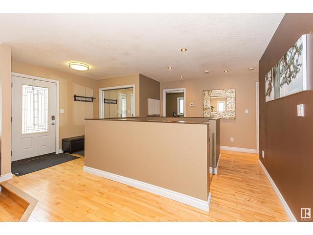 414 Ormsby Rd W Nw, House detached with 3 bedrooms, 3 bathrooms and null parking in Edmonton AB | Image 4