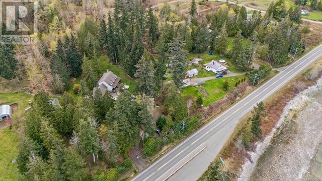 6249 Island Hwy, House detached with 3 bedrooms, 3 bathrooms and 8 parking in Comox Valley A BC | Image 13