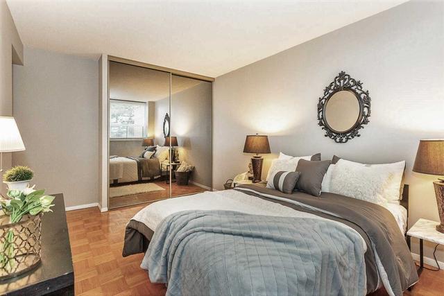 417 - 40 Sunrise Ave, Condo with 3 bedrooms, 1 bathrooms and 1 parking in Toronto ON | Image 5