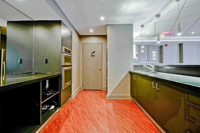 522 - 801 King St W, Condo with 2 bedrooms, 2 bathrooms and 1 parking in Toronto ON | Image 19