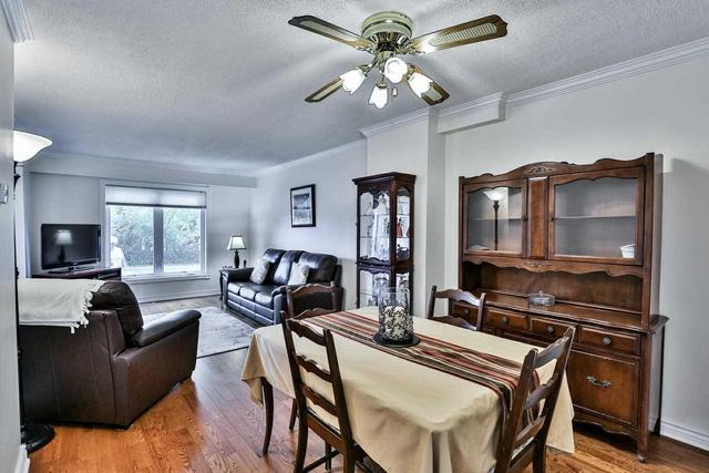 272 Burrows Hall Blvd, House semidetached with 4 bedrooms, 2 bathrooms and 2 parking in Toronto ON | Image 5