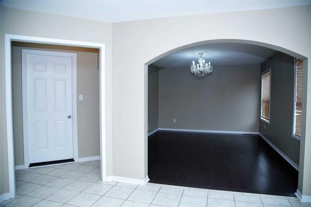 upper - 304 Edenbrook Hill Dr, House detached with 3 bedrooms, 3 bathrooms and 4 parking in Brampton ON | Image 17