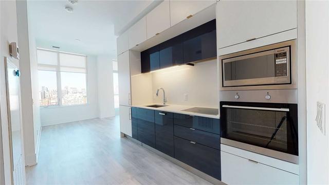sph31 - 1 Edgewater Dr, Condo with 1 bedrooms, 1 bathrooms and 1 parking in Toronto ON | Image 3