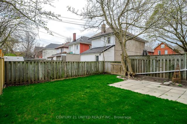 493 King St, House detached with 2 bedrooms, 2 bathrooms and 3 parking in Peterborough ON | Image 33