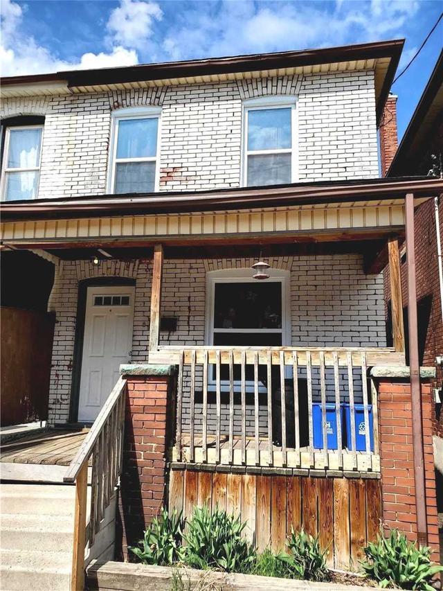 733 Cannon St E, House semidetached with 3 bedrooms, 2 bathrooms and 0 parking in Hamilton ON | Image 1
