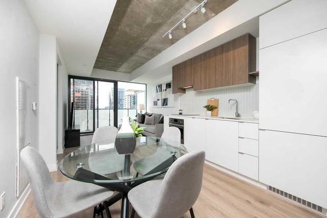 2511 - 161 Roehampton Ave, Condo with 1 bedrooms, 2 bathrooms and 0 parking in Toronto ON | Image 23