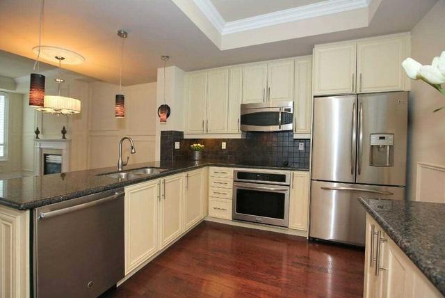 th 10 - 761 Bay St, Townhouse with 3 bedrooms, 4 bathrooms and 2 parking in Toronto ON | Image 16