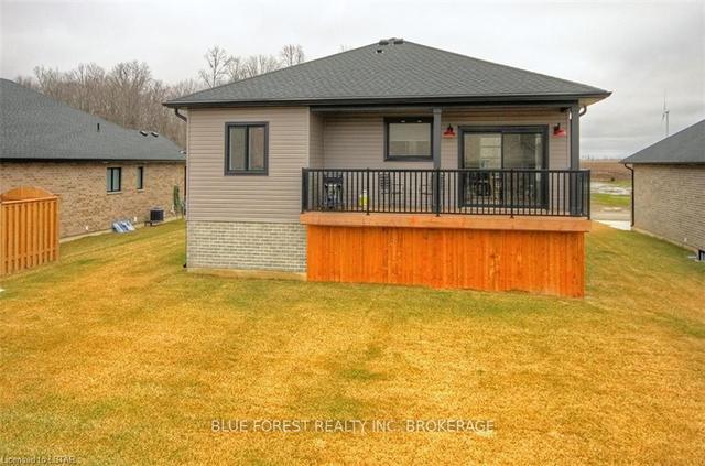 149 Hennessy St St, House detached with 3 bedrooms, 6 bathrooms and 6 parking in Lambton Shores ON | Image 26
