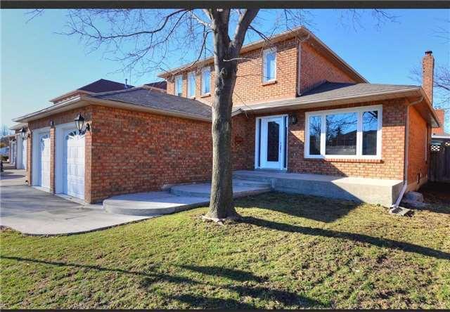38 Brydon Cres, House detached with 3 bedrooms, 3 bathrooms and 4 parking in Brampton ON | Image 1