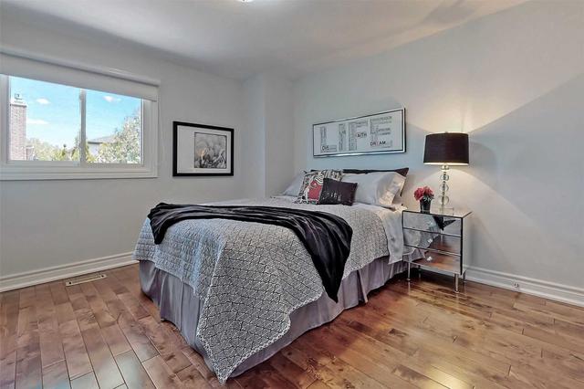 92 Trafalgar Sq, House detached with 4 bedrooms, 4 bathrooms and 4 parking in Vaughan ON | Image 25