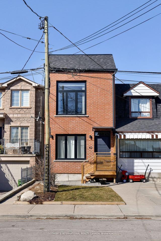 42 Aileen Ave, House semidetached with 3 bedrooms, 3 bathrooms and 0 parking in Toronto ON | Image 1