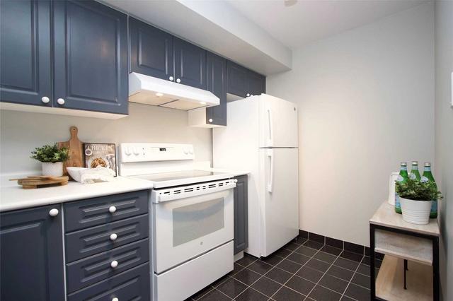711 - 8 Lee Centre Dr, Condo with 2 bedrooms, 2 bathrooms and 1 parking in Toronto ON | Image 19
