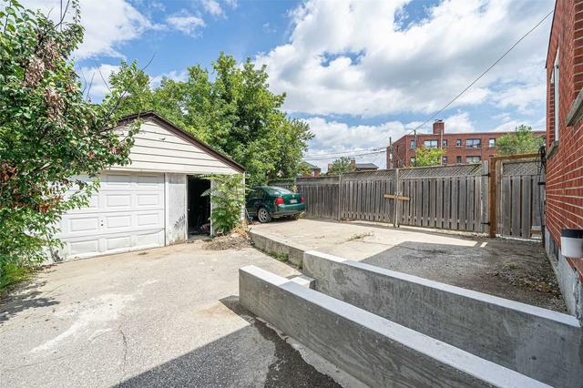 unit 2 - 647 Vaughan Rd, House detached with 2 bedrooms, 1 bathrooms and 1 parking in Toronto ON | Image 4