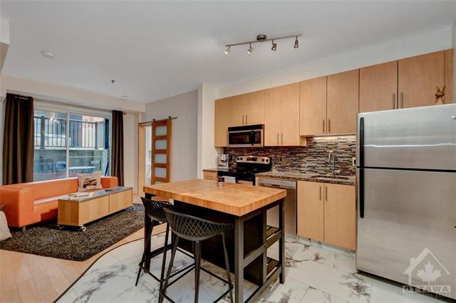 101 - 429 Kent Street, Condo with 2 bedrooms, 2 bathrooms and 1 parking in Ottawa ON | Image 4