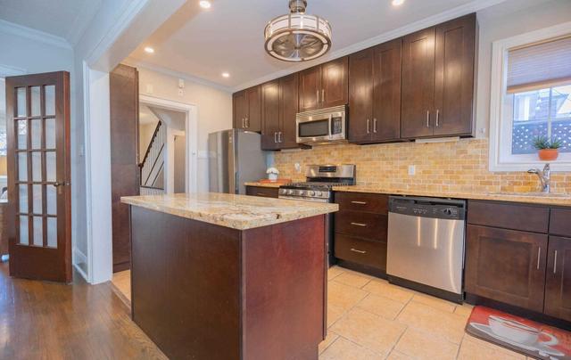 132 Hopedale Ave, House detached with 2 bedrooms, 3 bathrooms and 1 parking in Toronto ON | Image 5