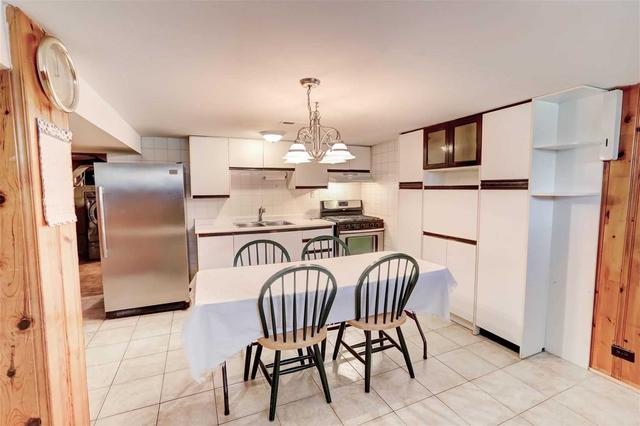 56 Kanarick Cres, House semidetached with 3 bedrooms, 2 bathrooms and 4 parking in Toronto ON | Image 14