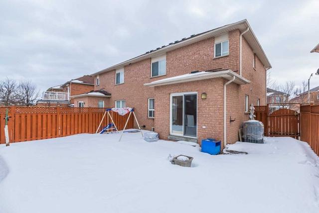 11 Topiary Lane, House semidetached with 3 bedrooms, 4 bathrooms and 3 parking in Brampton ON | Image 14