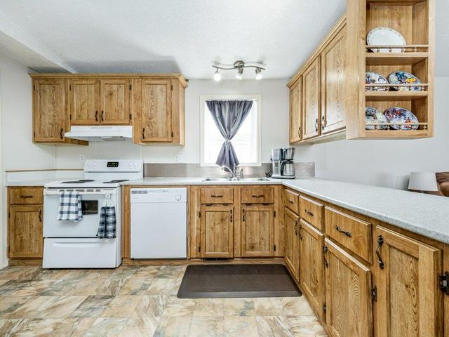 66 - 2715 Westside Drive W, Home with 3 bedrooms, 2 bathrooms and 2 parking in Lethbridge AB | Image 17