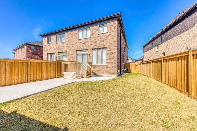 1270 Chee Chee Landing, House semidetached with 3 bedrooms, 3 bathrooms and 3 parking in Milton ON | Image 32