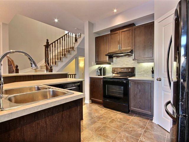 245 Kinghaven Cres, House attached with 3 bedrooms, 3 bathrooms and 3 parking in Ottawa ON | Image 5