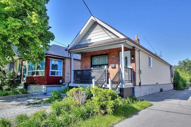 645 Northcliffe Blvd E, House detached with 2 bedrooms, 2 bathrooms and 1 parking in Toronto ON | Image 1