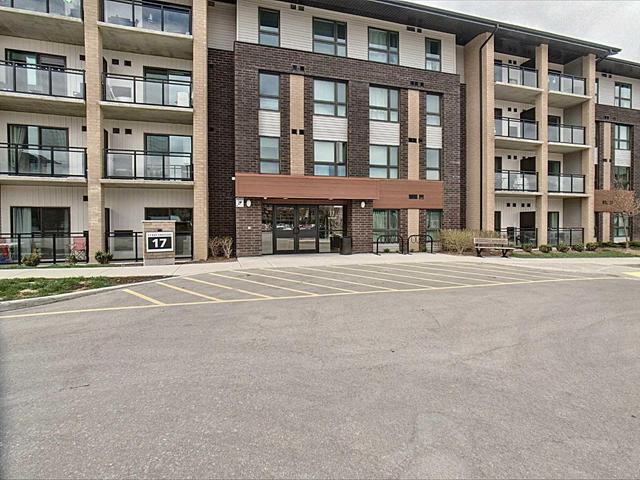 202 - 17 Kay Cres, Condo with 2 bedrooms, 2 bathrooms and 1 parking in Guelph ON | Image 10