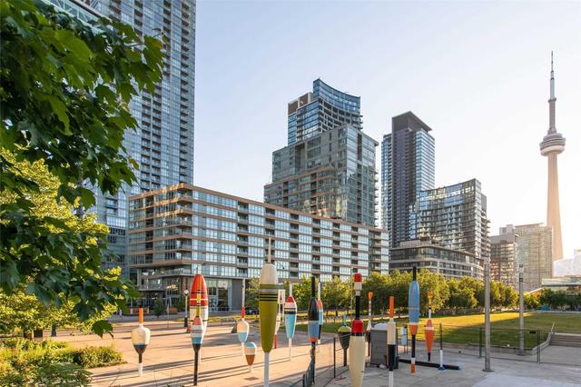 4211 - 19 Bathurst St, Condo with 3 bedrooms, 2 bathrooms and 0 parking in Toronto ON | Image 15