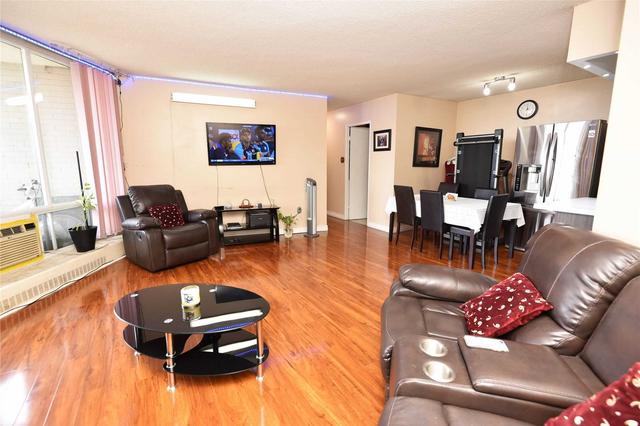1401 - 380 Dixon Rd, Condo with 2 bedrooms, 1 bathrooms and 1 parking in Toronto ON | Image 7