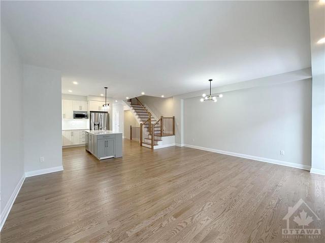 505 Hitzlay Terrace, Townhouse with 3 bedrooms, 3 bathrooms and 2 parking in Ottawa ON | Image 12